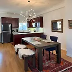 Historic Townhouse In Kitsilano