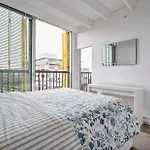 Modern, Bright & Central 1-Bed Downtown Apt Close To Rogers Arena