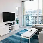 Modern, Bright & Central 1-Bed Downtown Apt Close To Rogers Arena