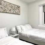 Modern And New House Near Pne With Big Garden And Free Parking