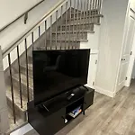 Bright And Cozy Modern Home In Vancouver - Central To Yvr-Downtown - Free Private Parking