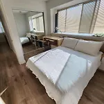 Convenient To Attractions & Close To Airport
