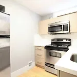 Qe Park Garden Suite 3Br 1.5Ba