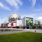 Free Breakfast/Luxury/Modern/Vancouver & Burnaby
