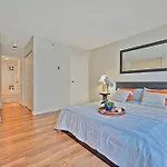 Prime Location Stylish Two-Bedroom Apartment Overlooking Downtown