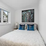 Brand New 2 Bedroom Point Grey Getaway
