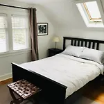 5Br,3Ba Family Friendly City Cottage