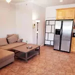 Cici Villa, Close To Skytrain And Airport