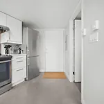 One Of A Kind Loft In Gastown With Free Parking