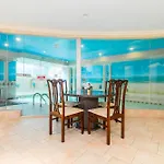 Cathy\'S Garden Vila
