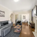 Chic 2Br Condo In West End Downtown With Parking