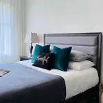 Master Queen Bedroom Private Bathroom In Vancouver West