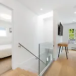 Riley Park-Modern 4 Bedroom Home, Central Location