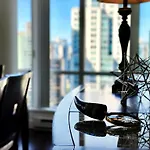 Gorgeous Harbour Haven - Stylish 3 Bedroom Retreat - The Best Location Downtown!