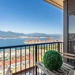 Stunning 2 Bdr Apartment With Million-Dollar Ocean And Mountain Views