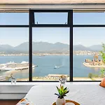 Stunning 2 Bdr Apartment With Million-Dollar Ocean And Mountain Views
