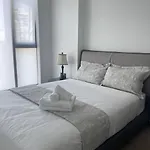 Modern High-Rise Condo Stunning City & Bay Views