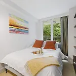 Bright And Spacious 2 Bedroom On Coal Harbors Waterfront