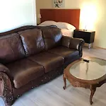 Cheerful Guest Home