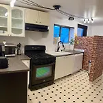 Charming Private Kitsilano Suite