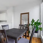 Central Downtown Highrise Condo