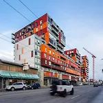 Spacious 2 Bedroom Downtown Condo With Mountain Views