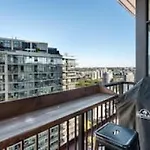 The W, Modernized 2 Bedroom Downtown Highrise