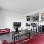 Spacious 2 Bedroom Downtown Condo With Mountain Views