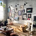 Elevated, Eclectic 2 Bedroom Loft In Vancouver