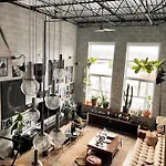 Elevated, Eclectic 2 Bedroom Loft In Vancouver