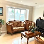 Coze Home In Vancouver Near Yvr