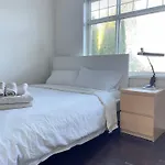 Cozy Guest Rooms Near Ubc, Downtown And Beaches