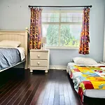 Cozy Guest Rooms Near Ubc, Downtown And Beaches