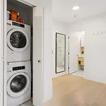 Stylish Apartment Near Restaurants & Amenities