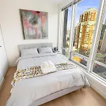 Modern & Cozy Home In The Heart Of Downtown Vancouver