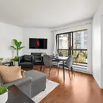 Stylish & Comfy Condo In A Prime Location
