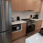 Urban Elegance Townhouse In Downtown Vancouver