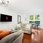 Coal Harbour Gem Stunning 2 Bedroom Townhouse With Ocean Views