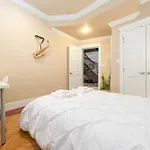 Deluxe Bedroom With Shared Washroom In Homestay