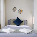 Charming Downtown Vancouver Apartment Near Waterfront Station