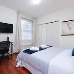 Stylish And Cozy Downtown Vancouver Apartment, Near Waterfront Station