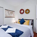 Stylish And Cozy Downtown Vancouver Apartment, Near Waterfront Station