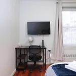 Stylish And Cozy Downtown Vancouver Apartment, Near Waterfront Station