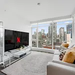 Elegant Two Bedroom Retreat Breathtaking Ocean And Skyline Views