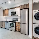 Luxury Downtown Apartment In Quiet Neighbourhood
