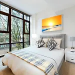 Luxury 2 Bedroom Townhouse In Yaletown Modern Elegance And Prime Location