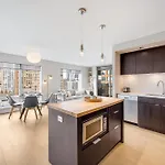 Panoramic Perfection Designer 2Br With City Views And Comfort
