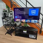 Elegant Unique Downtown Vancouver Loft, Comfort & Convenience Combined
