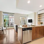 Urban Living At Its Finest Central 1Br In Yaletown