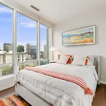 High Rise 2Br Apartment With Panoramic City Views